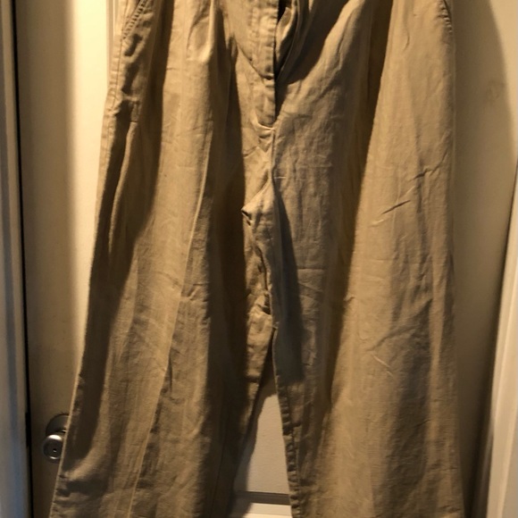 Newport News Pants - Beige Pants with a Cuff by NewPort  News Size 16